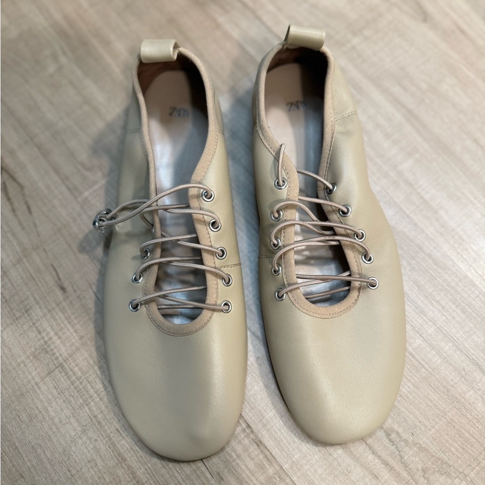 Beige Lace-Up Leather Shoes